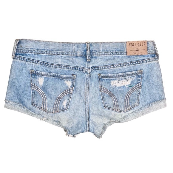 Hollister Women's Light Wash Low-Rise Distressed Jean Shorts - Picture 4 of 7